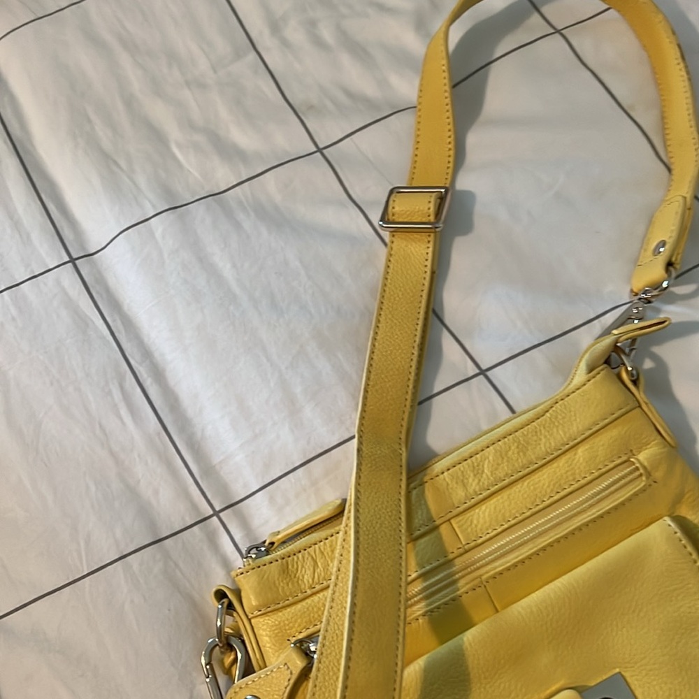 Cynthia Rowley yellow leather crossbody purse - Picture 6 of 12